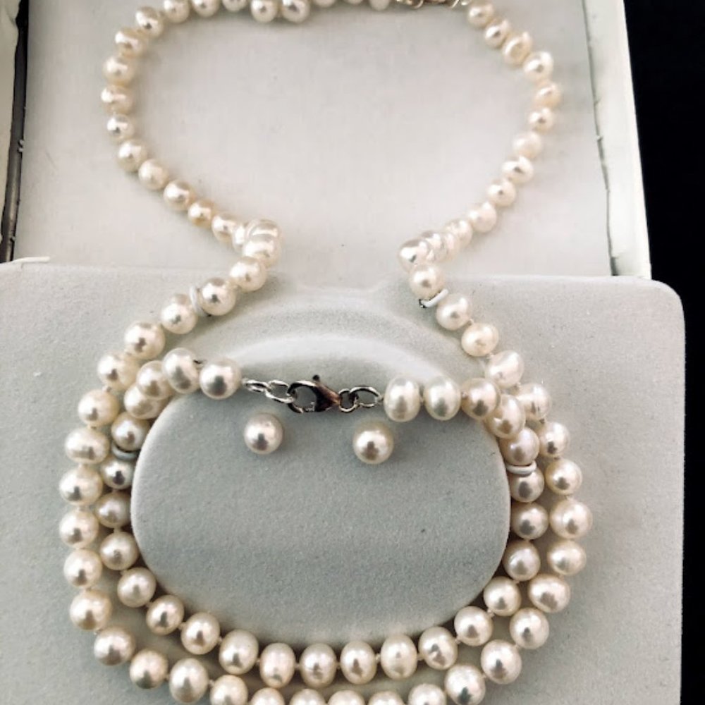 Freshwater Pearl Set: Necklace, Bracelet & Earring - Picture 2 of 10